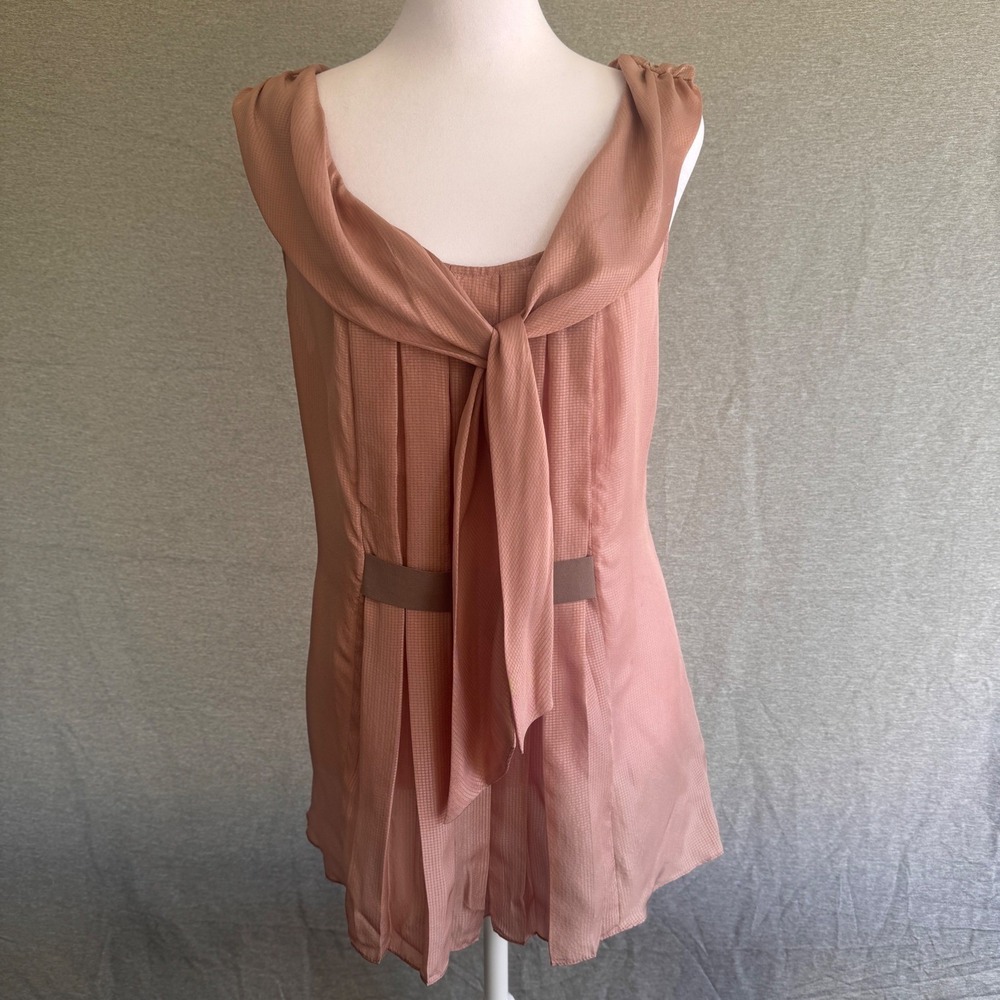 Vera Wang Lavender Label Silk Sleeveless Tie Neck Pleated Blouse Dusty Rose 10 - Picture 2 of 9